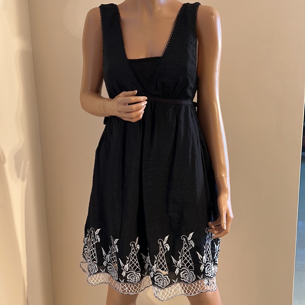 Parker black embroidered sun dress sz M/L